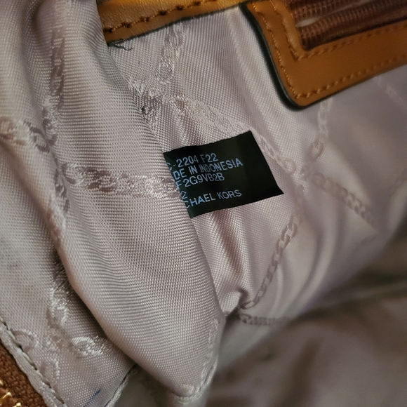 Michael Kors Valerie Medium Backpack (Brown Acorn) - Picture 10 of 14